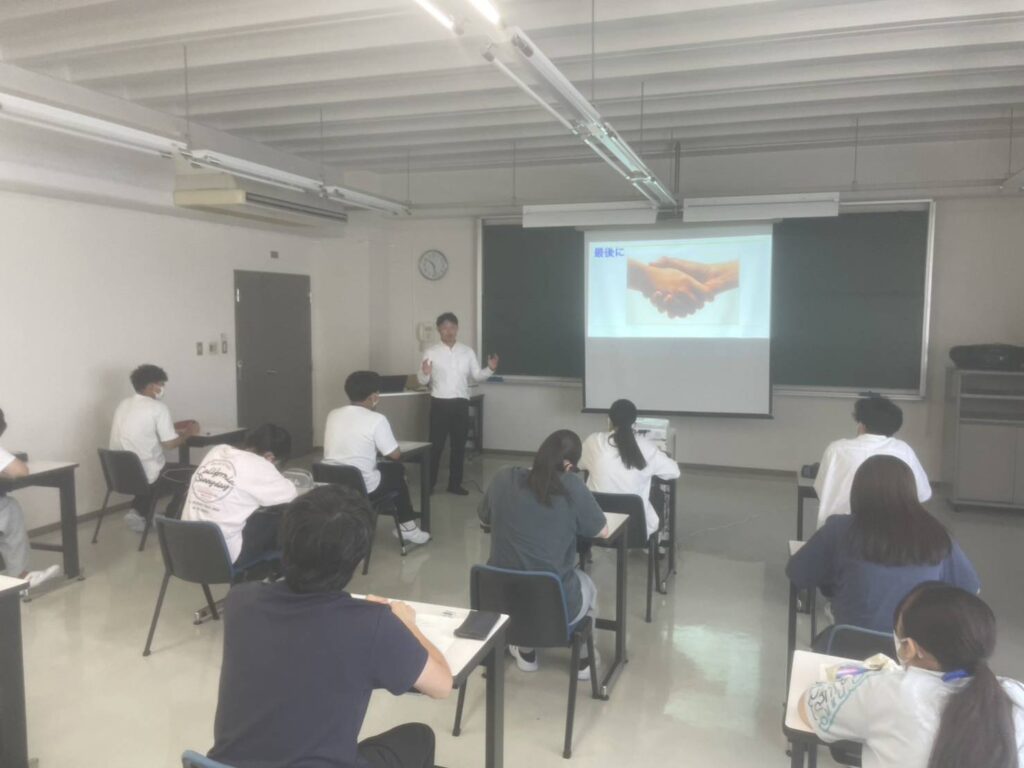 西原S&Cコーチと塚田アナリストが コーチング論(実践)について講義を行いました。